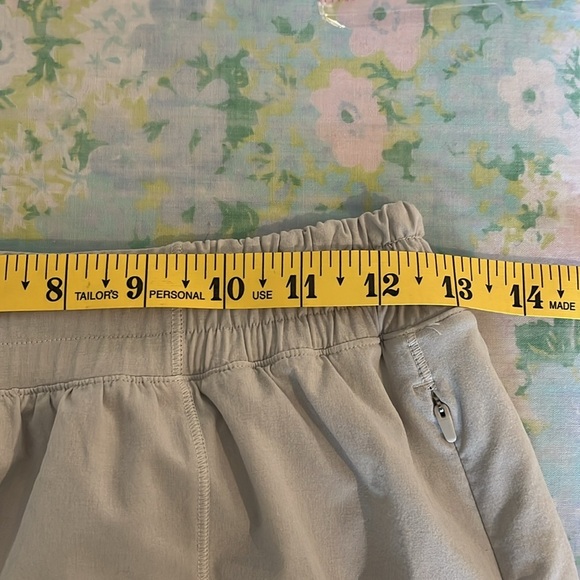 Lululemon | Hotty Hot Low-Rise Lined Short Size 6 Running Workout Athleisure - Picture 12 of 13